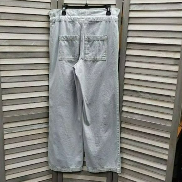 High-Rise Wide Leg Jeans Light Wash | Universal Thread | 6 - Picture 7 of 9